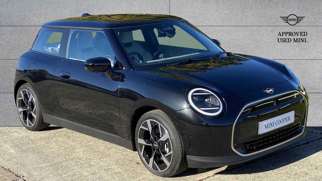 2025 MINI Mini E Cooper SE Exclusive (Level 2)