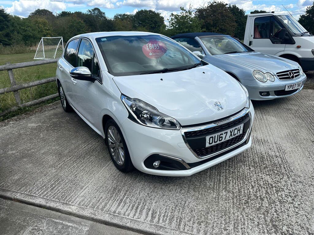2017 Peugeot 208 1.6BlueHDi Allure (100bhp) (s/s) 5d