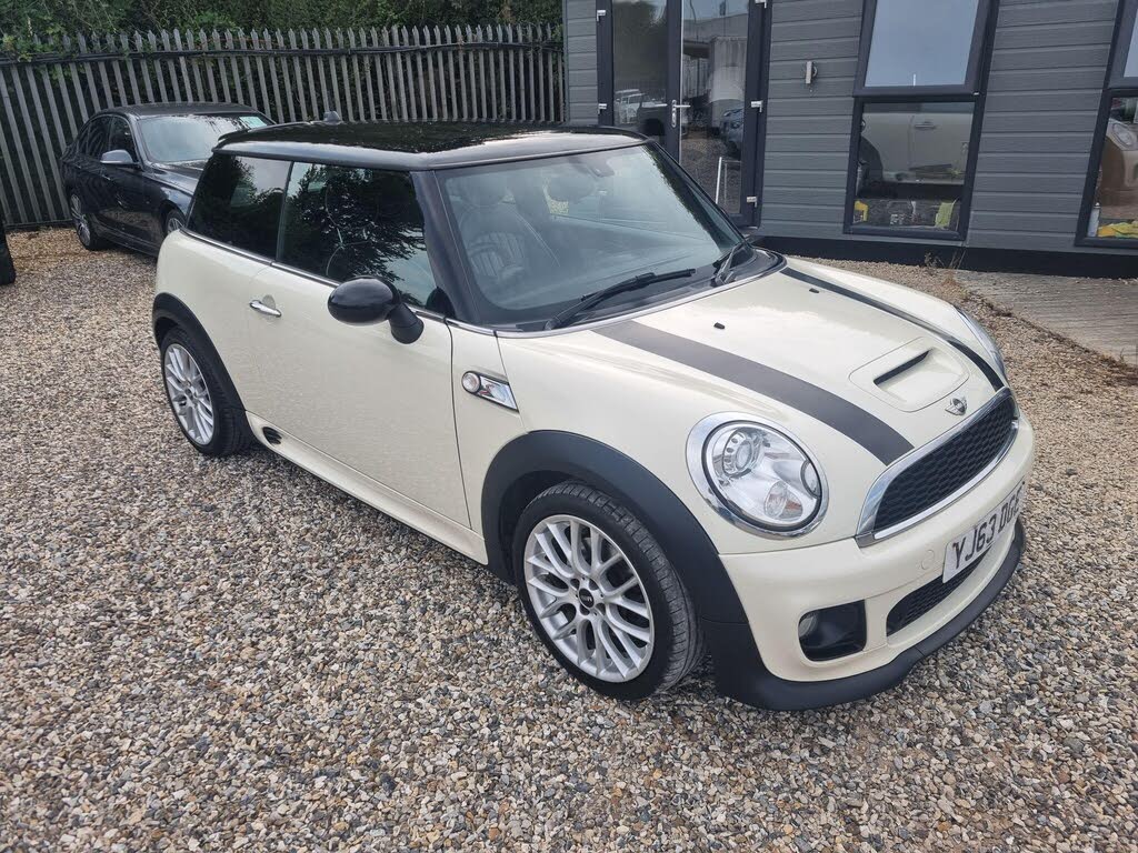 2013 MINI Mini 1.6 Cooper S (184bhp) (Sport Chili) Hatchback 3d