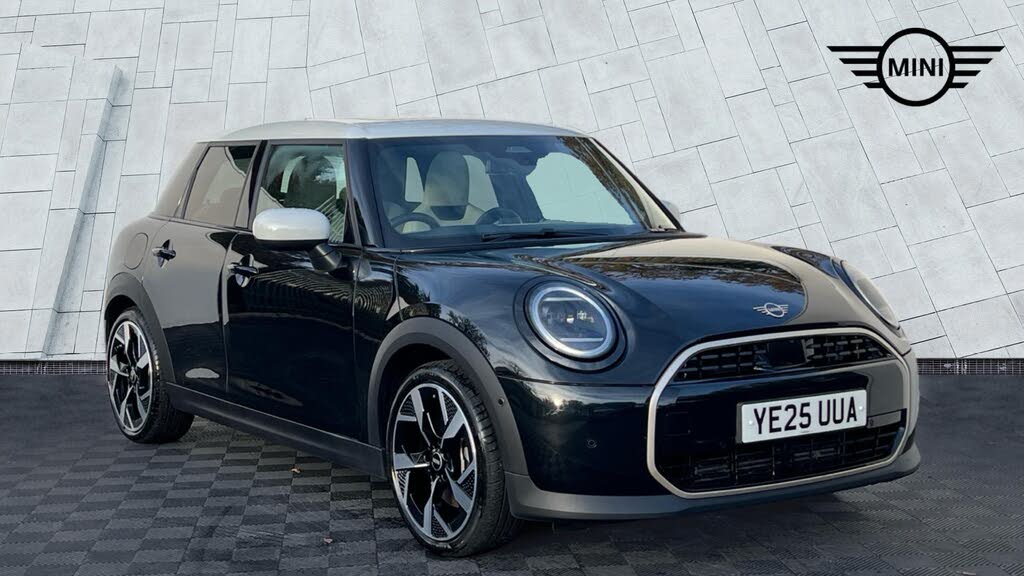 2025 MINI Mini 1.5 Cooper C Exclusive 5d