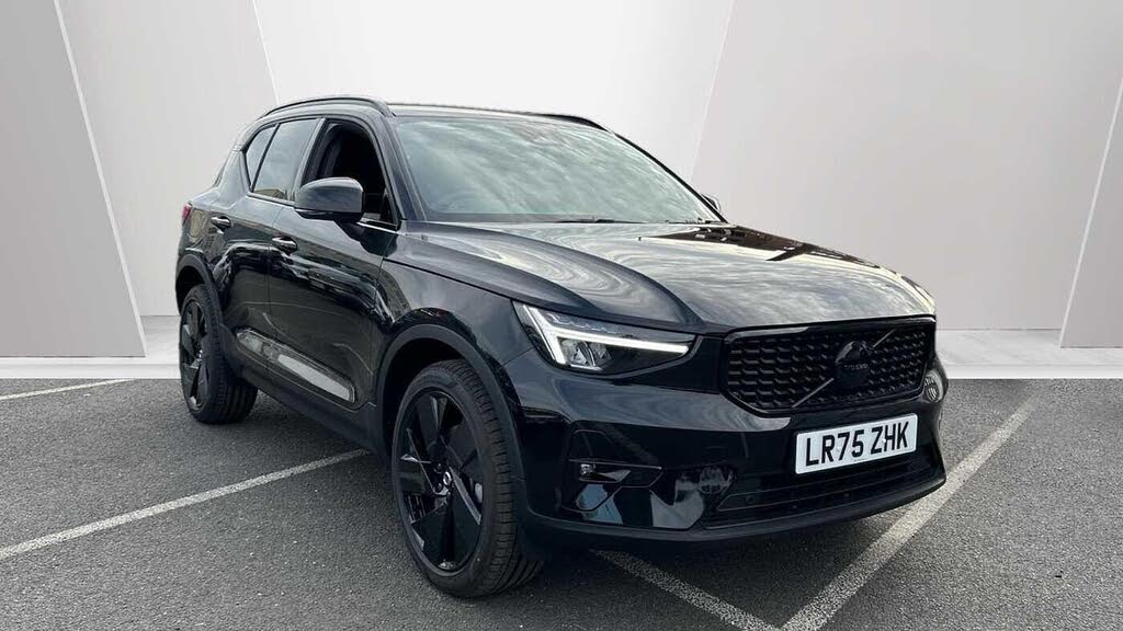 2025 Volvo XC40 2.0 B4 Plus Black Edition
