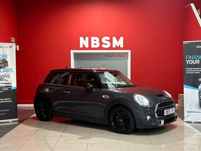 2017 MINI Mini 2.0 Cooper S (Chili) (s/s) Hatchback 3d
