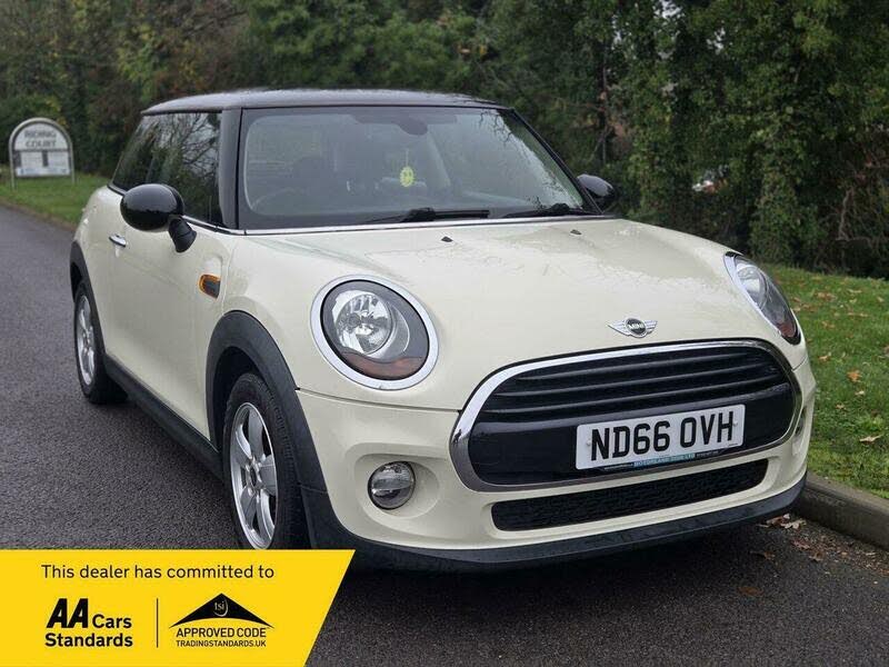 2016 MINI Mini 1.5 Cooper (s/s) Hatchback 3d