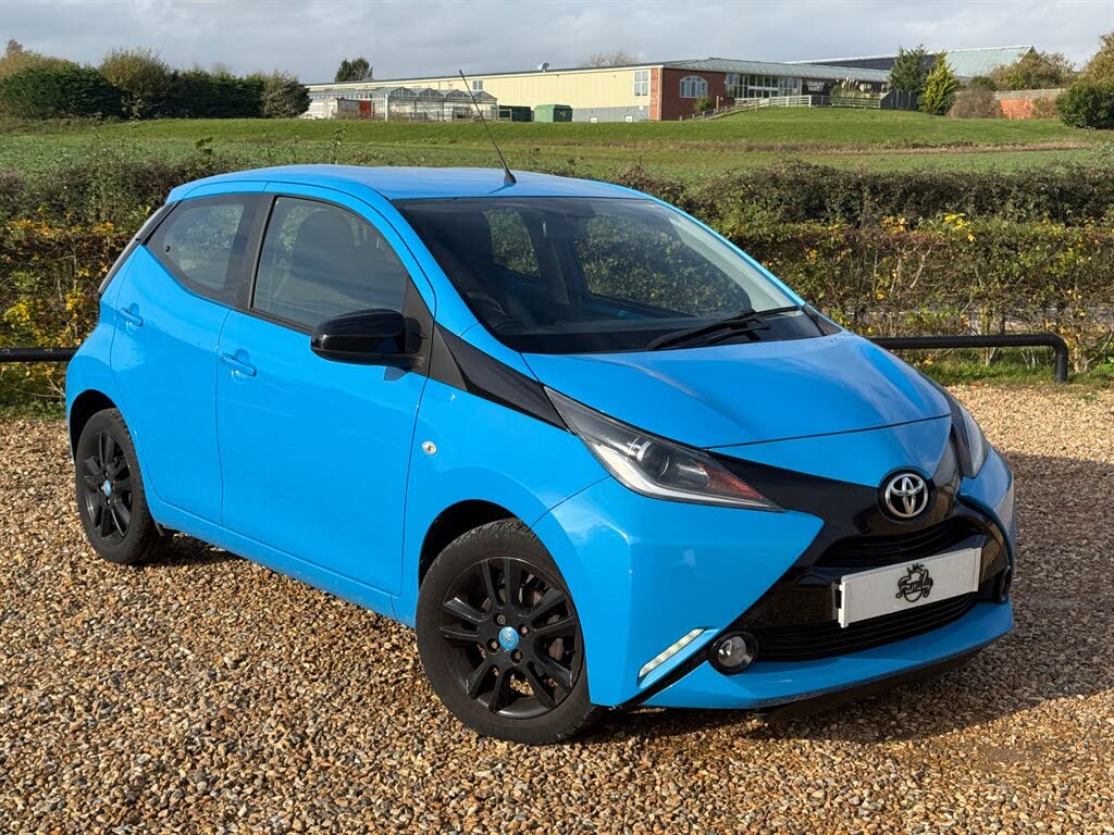 2015 Toyota AYGO 1.0 VVT-i x-cite 2 (68bhp) (x-tra convenience) 5d x-shift