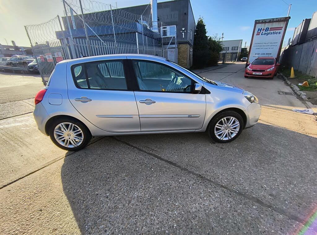 2010 Renault Clio 1.6 Initiale TomTom