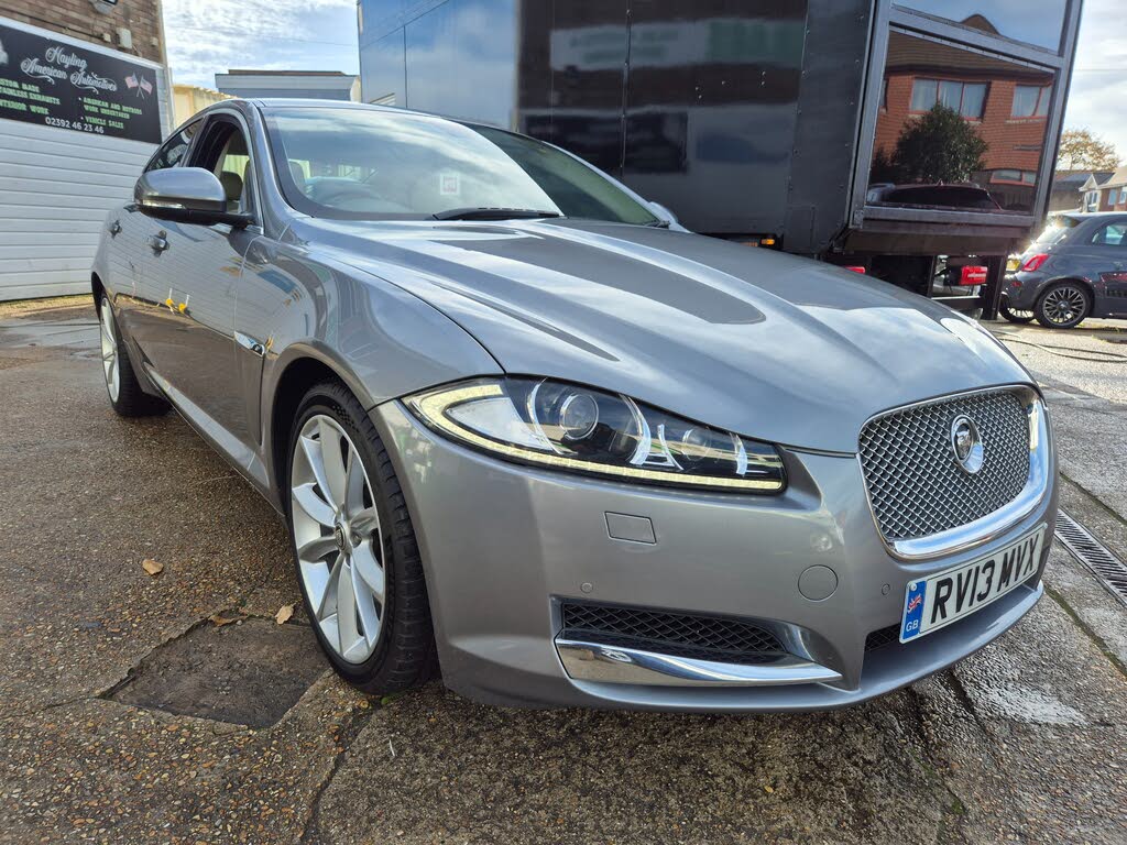 2013 Jaguar XF 3.0TD Premium Luxury (s/s) Saloon 4d Auto