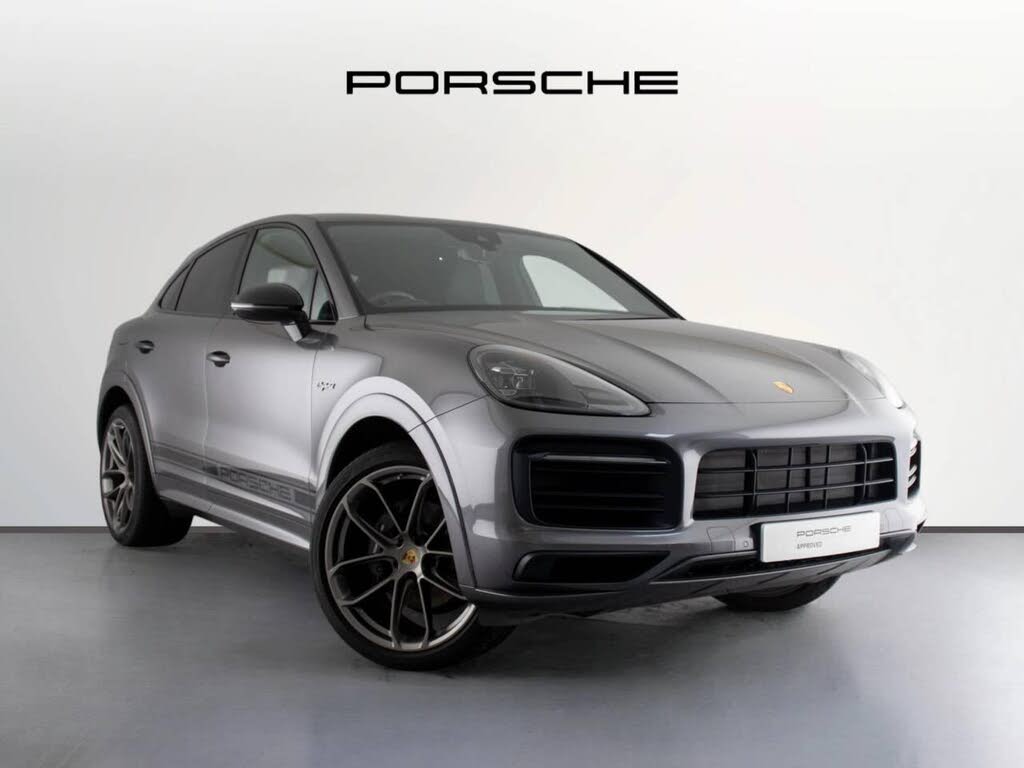 2022 Porsche Cayenne 3.0 V6 E-Hybrid Coupe