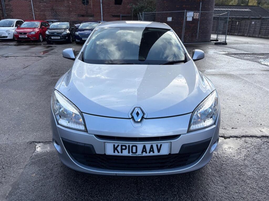 2010 Renault Megane 1.6 I - Music VVT (100bhp) Hatchback 5d