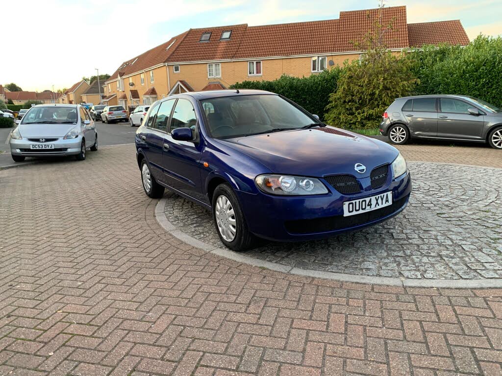 2004 Nissan Almera 1.8 SE Hatchback 5d auto