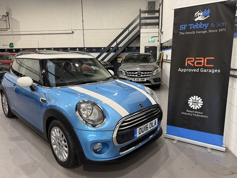 2016 MINI Mini 1.5 Cooper (s/s) Hatchback 3d