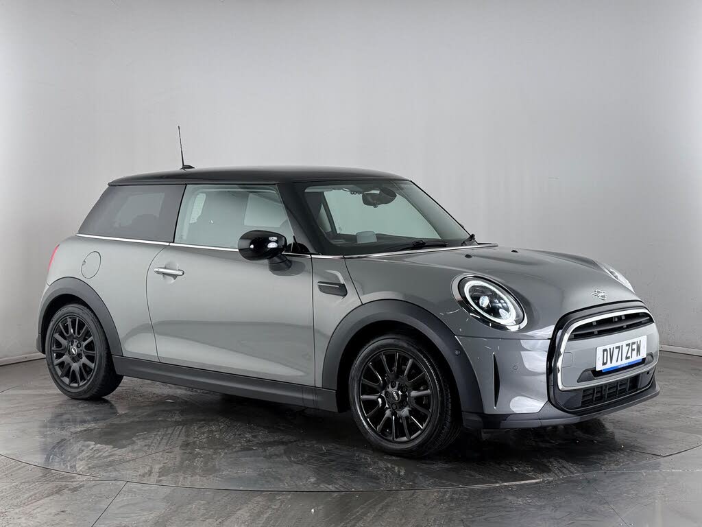 2021 MINI Mini 1.5 Cooper Classic Hatchback 3d