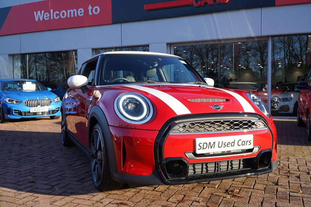 2022 MINI Mini 2.0 Cooper S Exclusive (Premium) Hatchback 3d Auto
