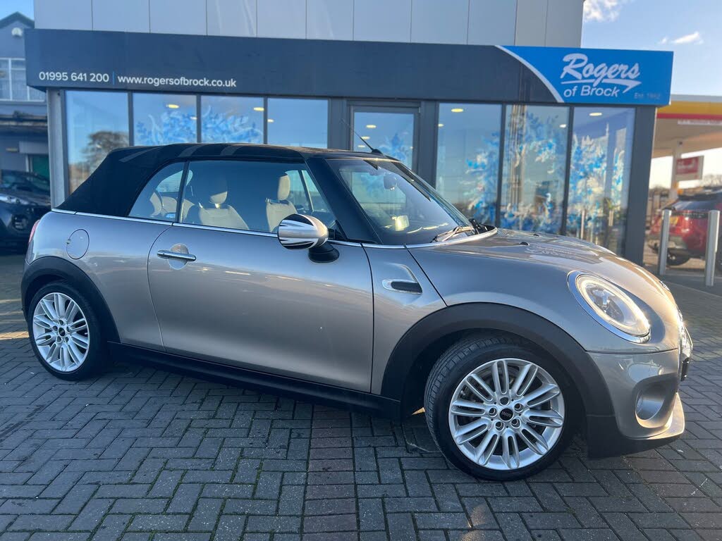 2017 MINI Mini 1.5 Cooper (s/s) Convertible 2d Auto