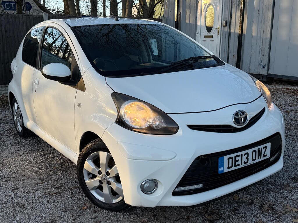 2013 Toyota AYGO 1.0 AYGO Fire 5d