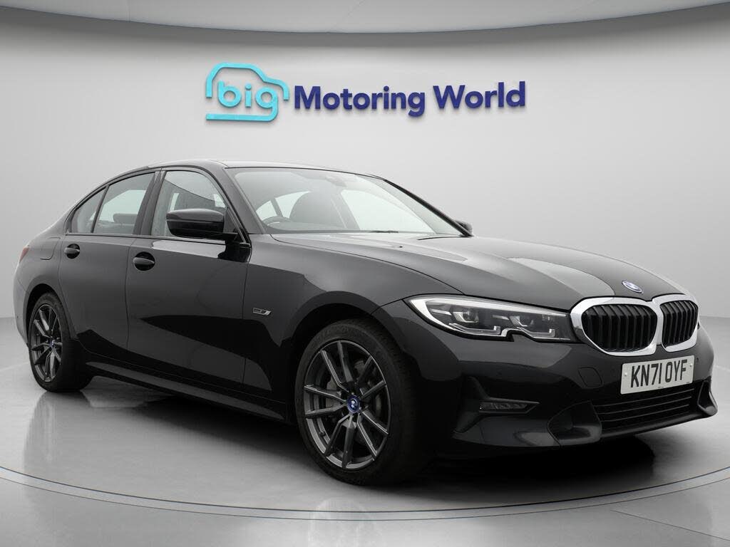 2021 BMW 3 Series 2.0 330e Sport Pro Saloon 4d