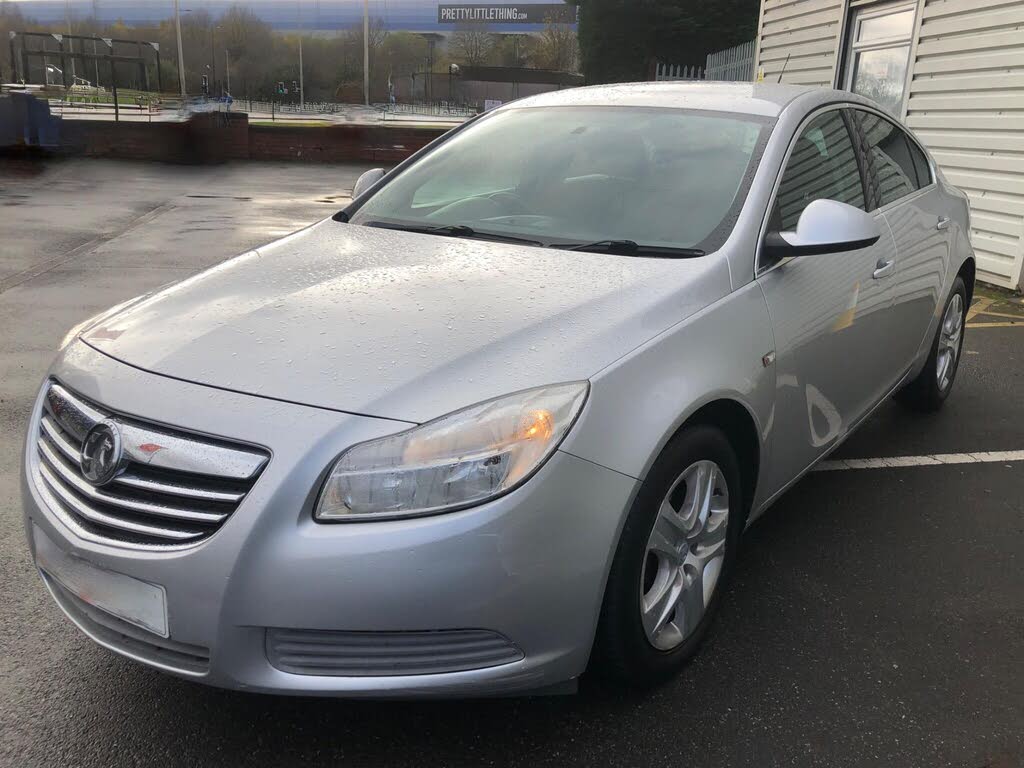 2010 Vauxhall Insignia 2.0TD Exclusiv 2.0CDTi 16v (130ps) Hatchback 5d auto