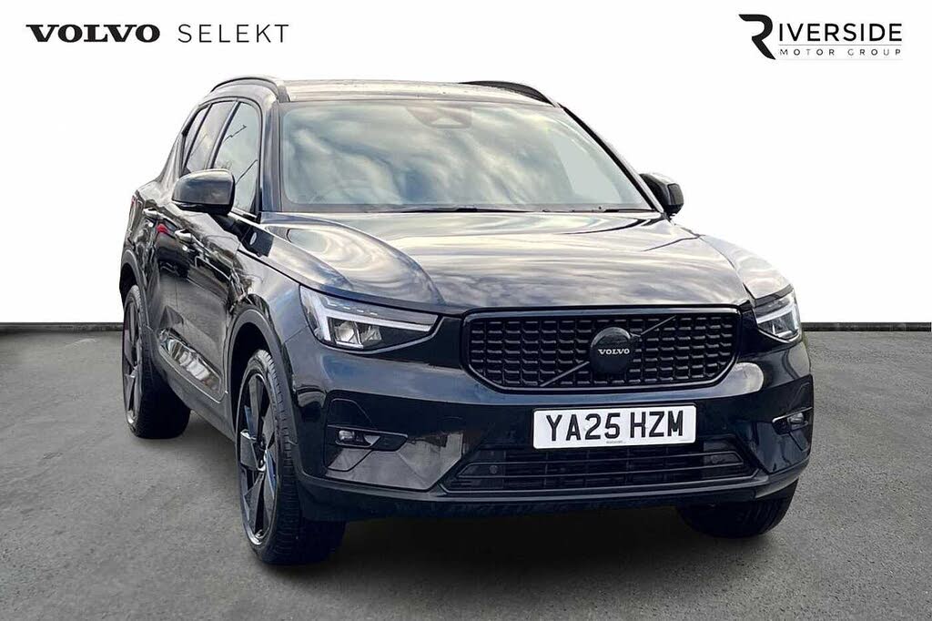 2025 Volvo XC40 2.0 B3 Plus Pro Black Edition