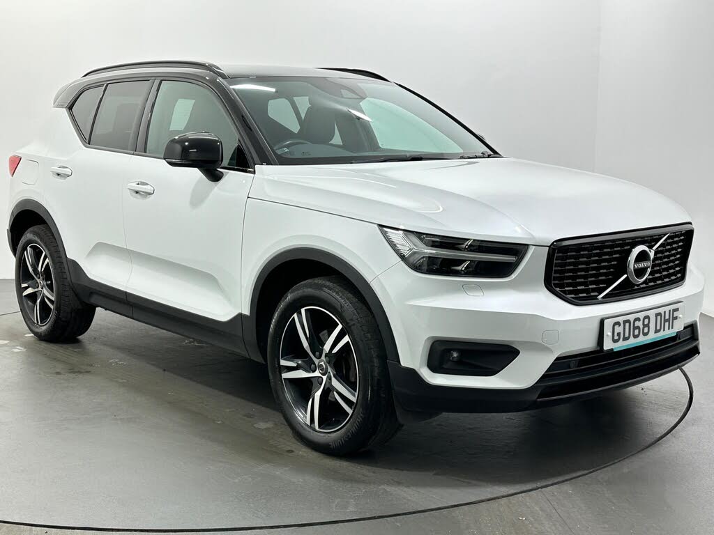 2019 Volvo XC40 1.5 T3 R-Design (163bhp)