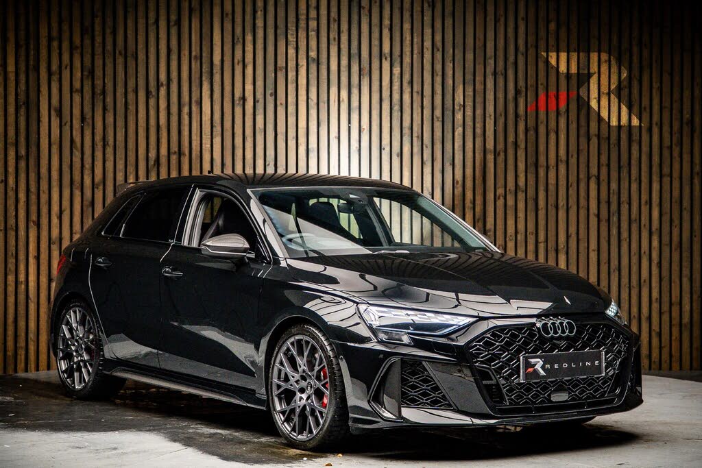 2025 Audi RS3 2.5 TFSI Carbon Black Sportback 5d