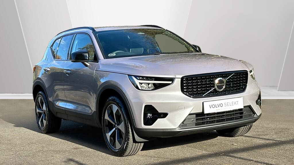 2025 Volvo XC40 2.0 B3 Plus