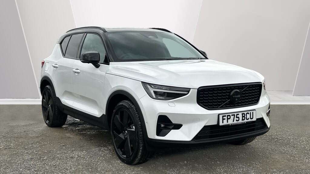 2025 Volvo XC40 2.0 B4 Ultra Black Edition