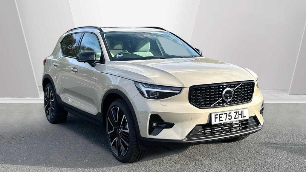 2025 Volvo XC40 2.0 B3 Ultra (Dark