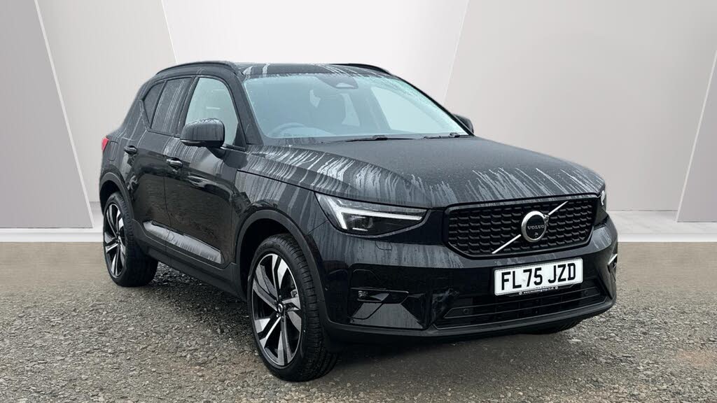 2025 Volvo XC40 2.0 B3 Ultra (Dark