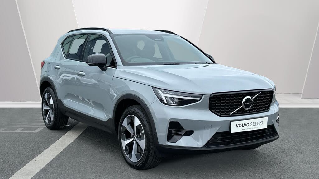 2025 Volvo XC40 2.0 B3 Plus