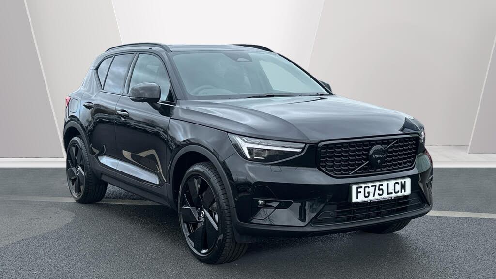 2025 Volvo XC40 2.0 B3 Ultra Black Edition