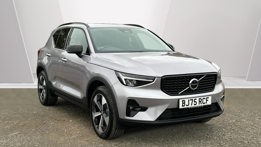 2025 Volvo XC40 2.0 B3 Plus