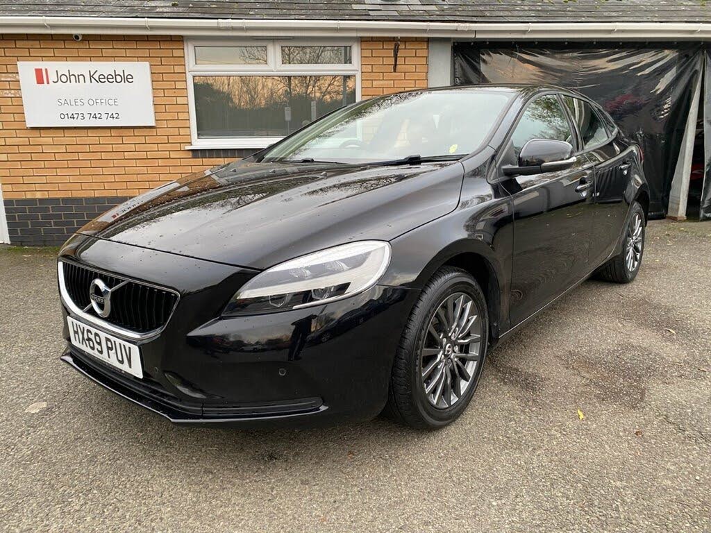 2019 Volvo V40 2.0 T2 Momentum Edition