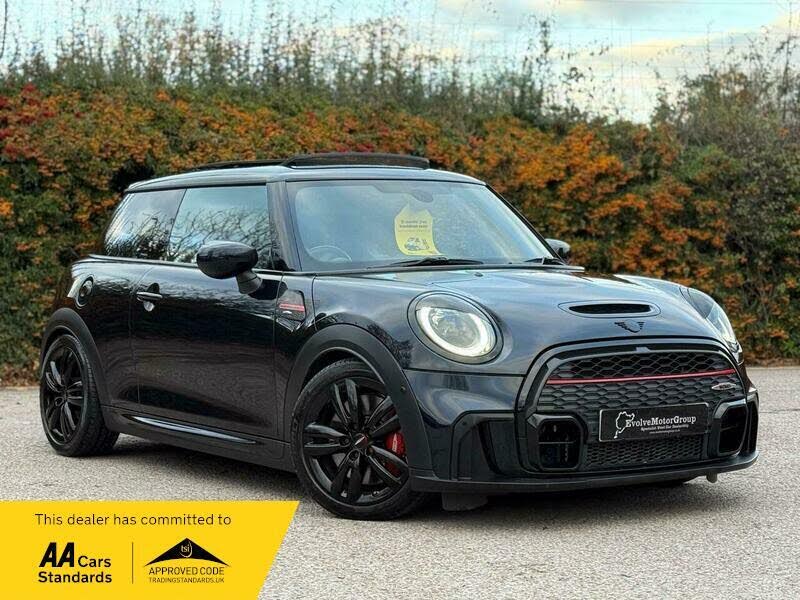 2022 MINI Mini 2.0 John Cooper Works Hatchback 3d