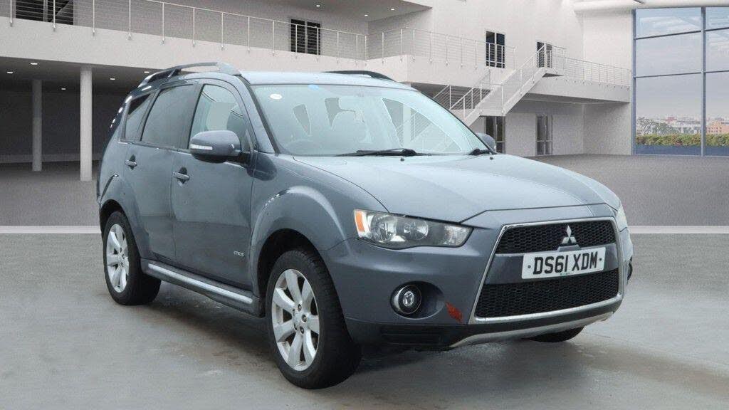 2012 Mitsubishi Outlander 2.2TD GX3 2.2DI-D (7st) 2WD 2268cc