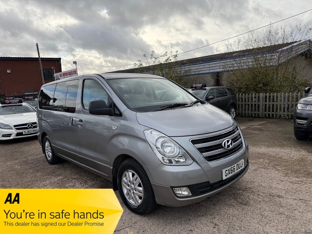 2016 Hyundai i800 2.5CRDi SE (134bhp)