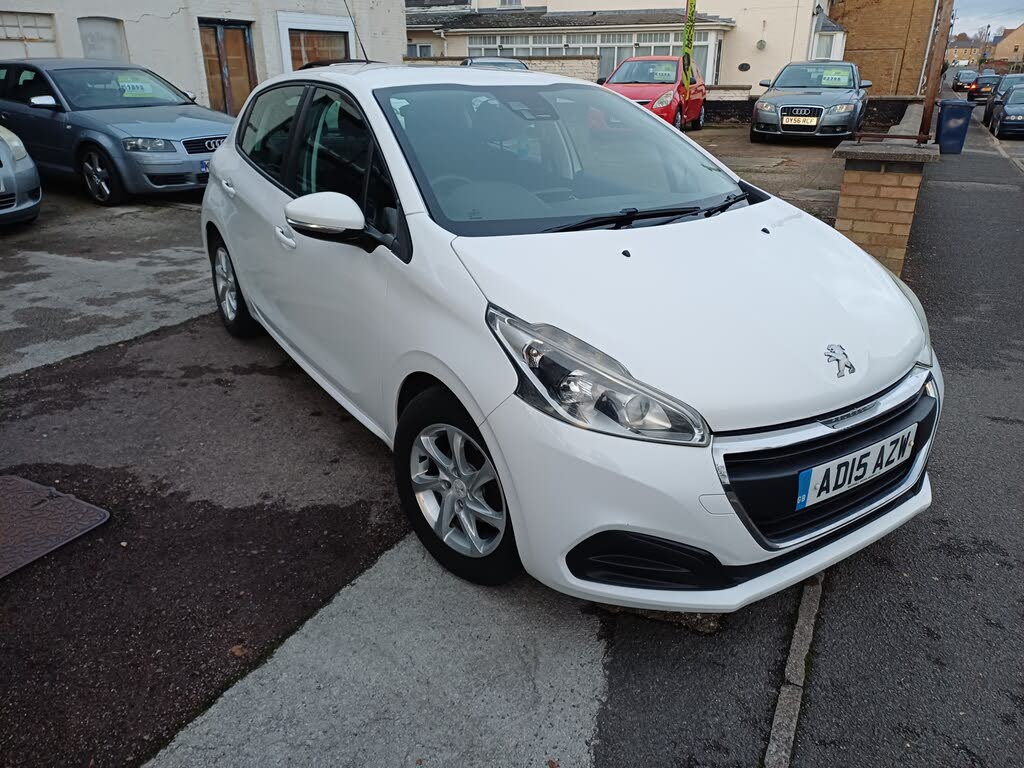 2015 Peugeot 208 1.2 PureTech Active 5d