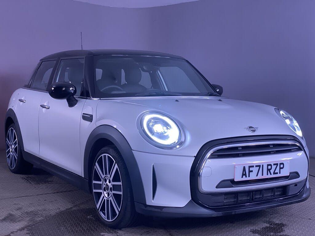 2021 MINI Mini 1.5 Cooper Exclusive Hatchback 5d Auto