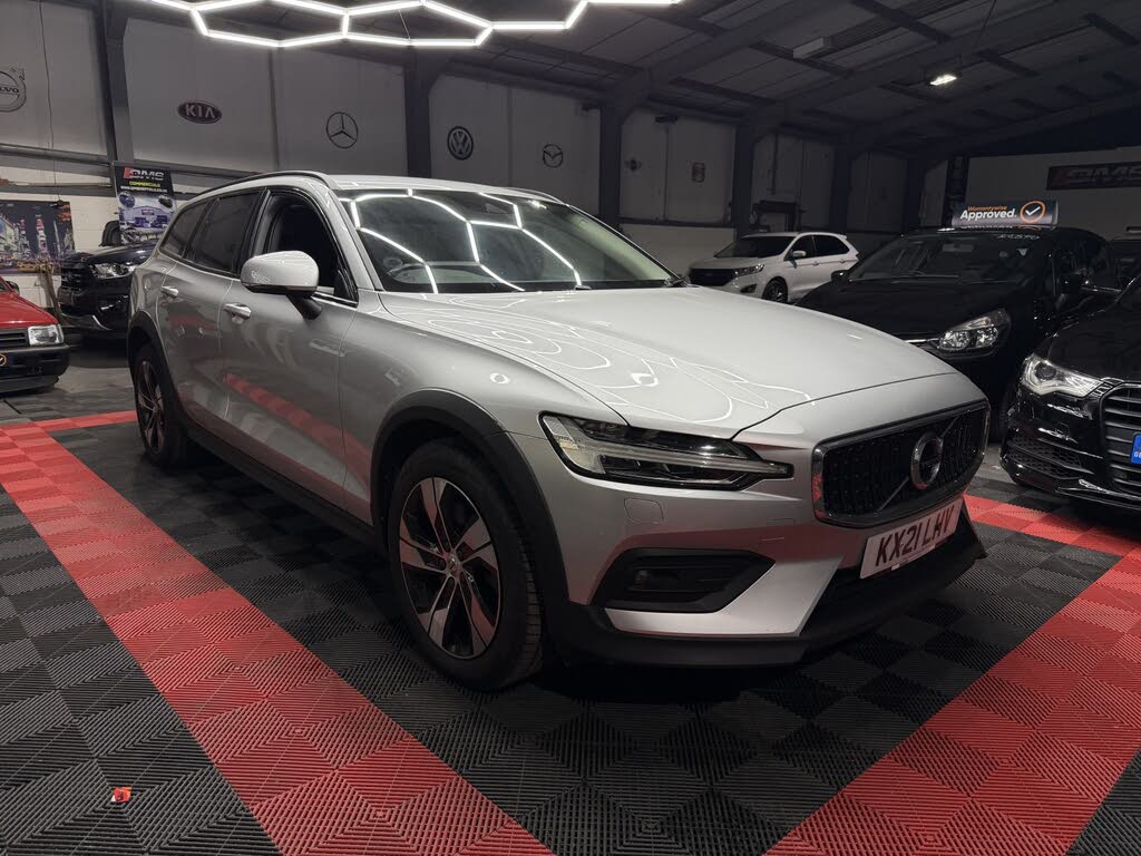 2021 Volvo V60 2.0TD B4 Cross Country