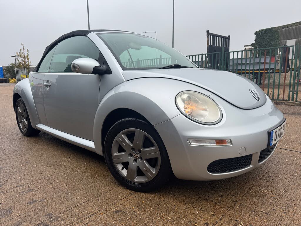 2010 Volkswagen Beetle 1.6 Luna Cabriolet 2d