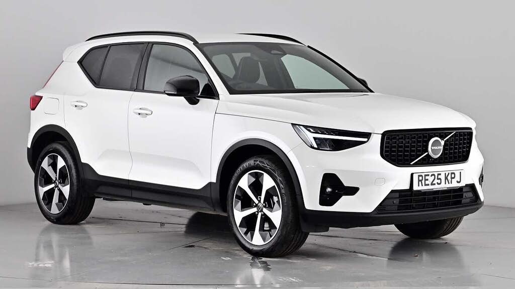 2025 Volvo XC40 2.0 B3 Plus Pro