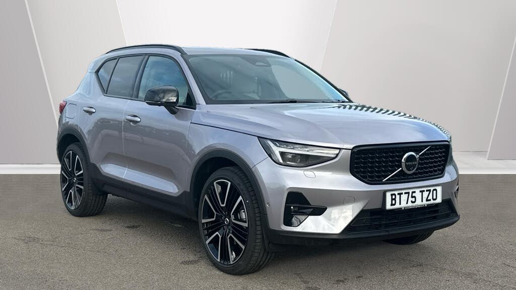 2025 Volvo XC40 2.0 B3 Ultra (Dark