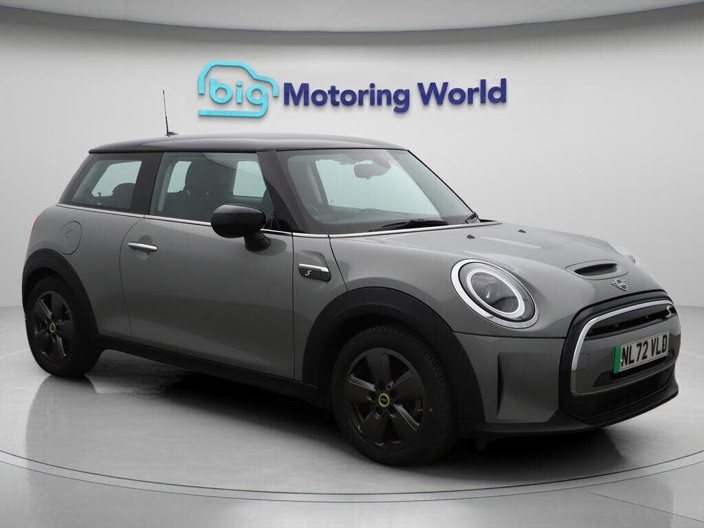 2022 MINI Mini E Cooper S 1)