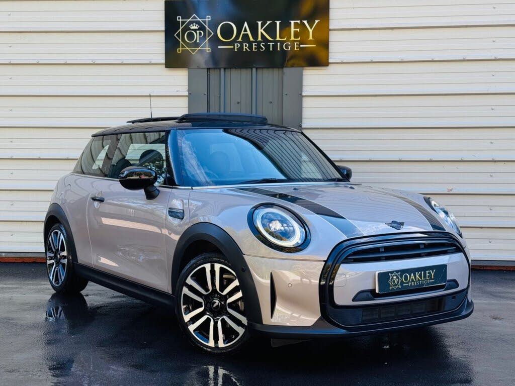 2022 MINI Mini 1.5 Cooper Exclusive (Premium) Hatchback 3d Auto