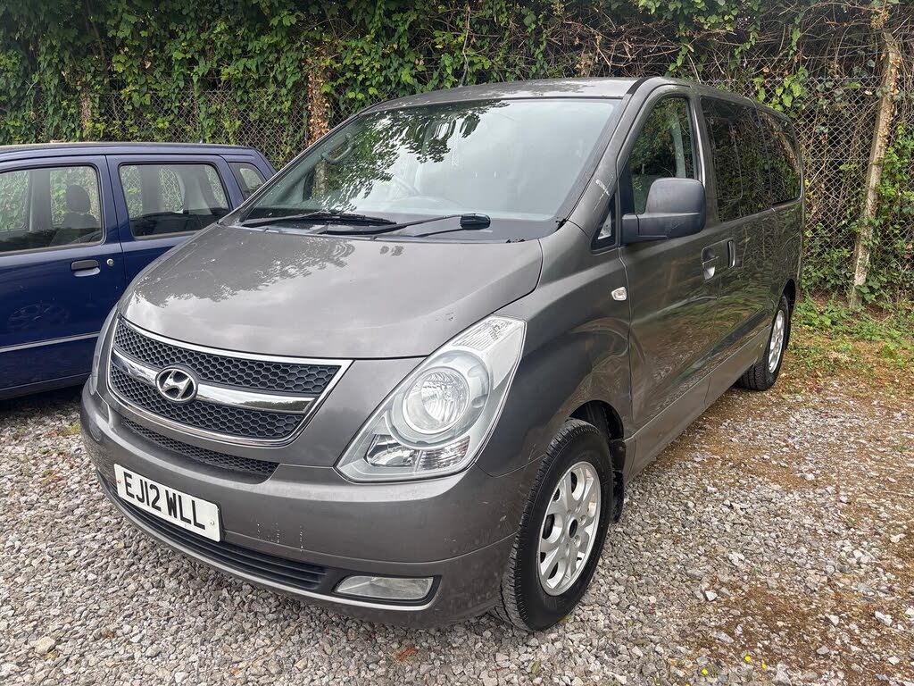 2012 Hyundai i800 2.5TD Style (136bhp)