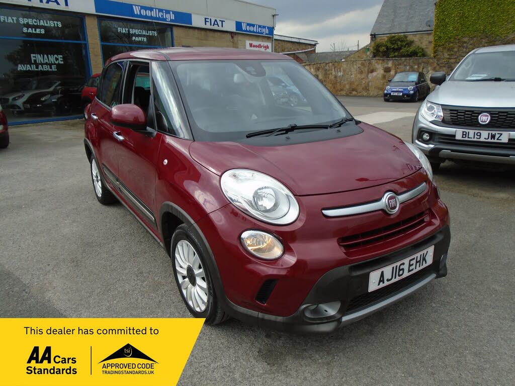 2016 Fiat 500L 1.6MultiJet Trekking (120bhp)