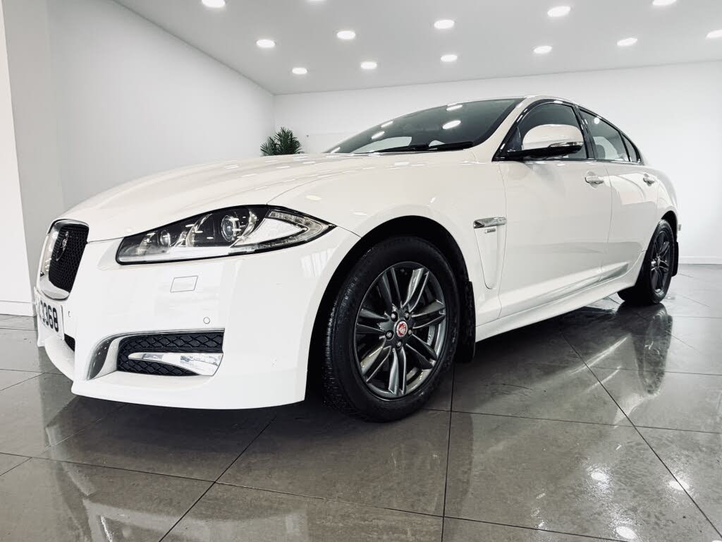 2015 Jaguar XF 2.2TD R-Sport (163ps) Saloon 4d