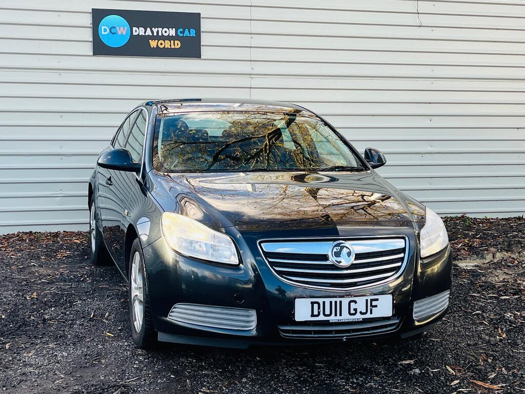 2011 Vauxhall Insignia 2.0TD Exclusiv 2.0CDTi 16v (130ps) (Nav) Hatchback 5d
