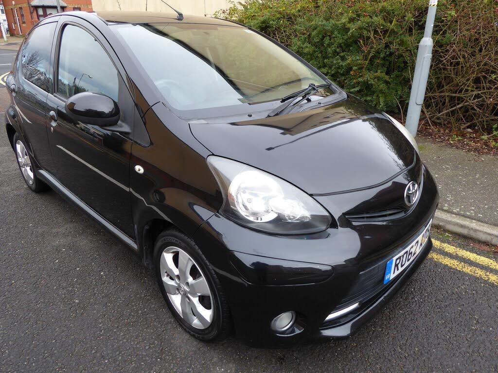2012 Toyota AYGO 1.0 AYGO Fire 5d