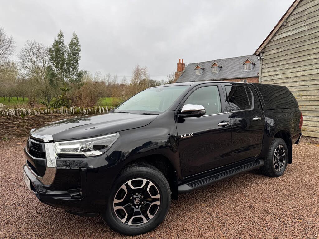 2022 Toyota Hi-Lux 2.4D-4D Invincible (150hp)(Eu6d) auto