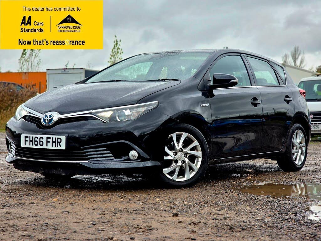 2016 Toyota Auris 1.8 VVT-i HSD Business Edition (TSS) Hatchback