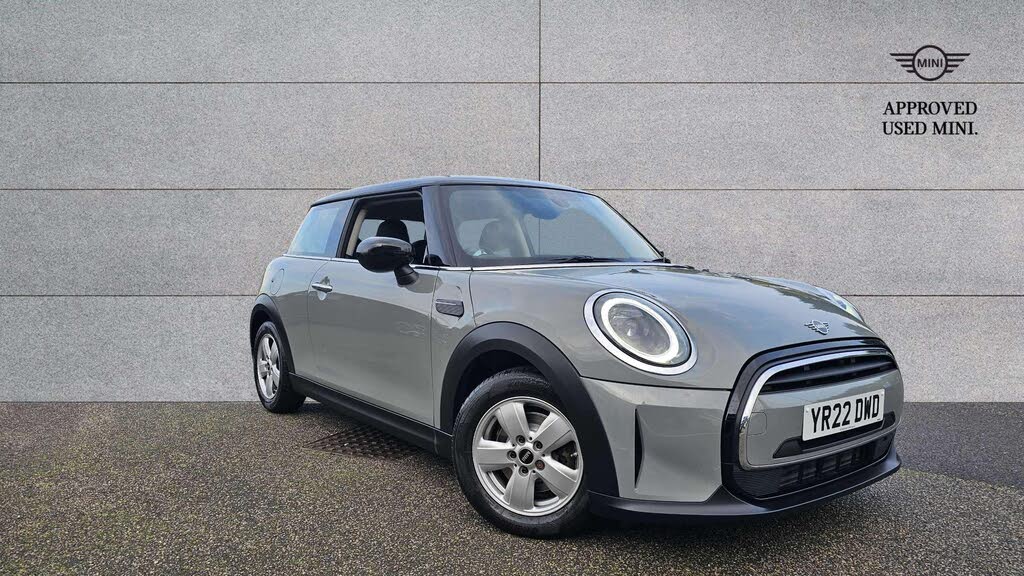 2022 MINI Mini 1.5 Cooper Classic Hatchback 3d